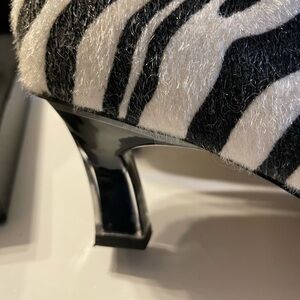 Stylish Zebra Print Women's Heels